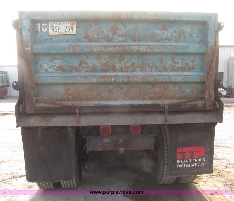 image for item G9800 1991 International 4900 dump truck