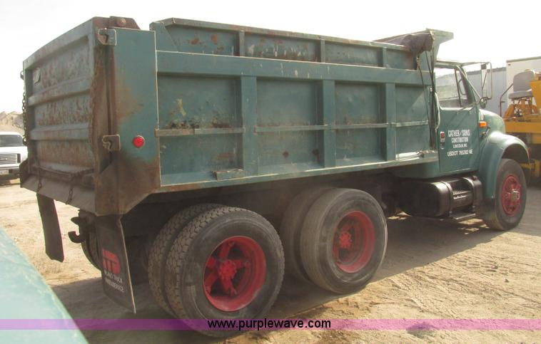 image for item G9800 1991 International 4900 dump truck