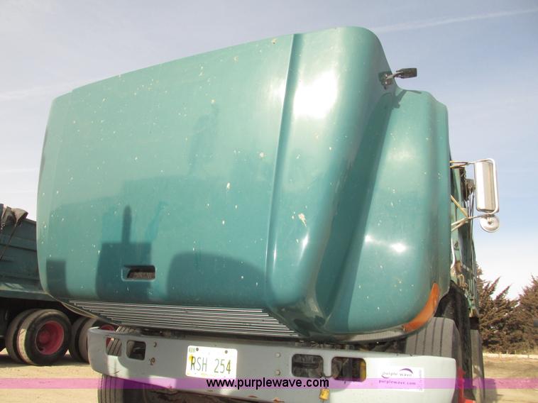 image for item G9800 1991 International 4900 dump truck