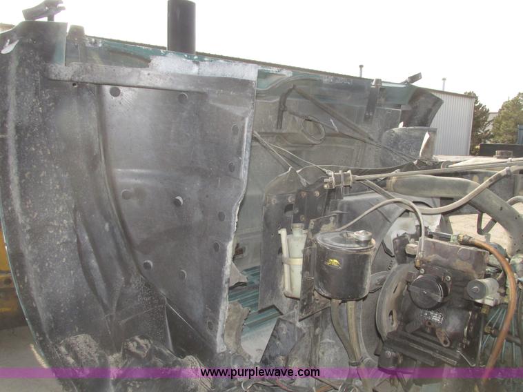 image for item G9800 1991 International 4900 dump truck