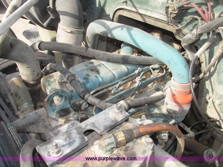 image for item G9800 1991 International 4900 dump truck