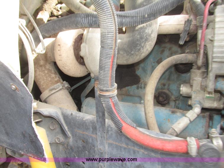 image for item G9800 1991 International 4900 dump truck