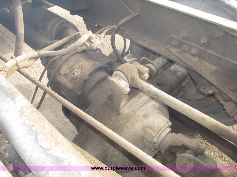 image for item G9800 1991 International 4900 dump truck