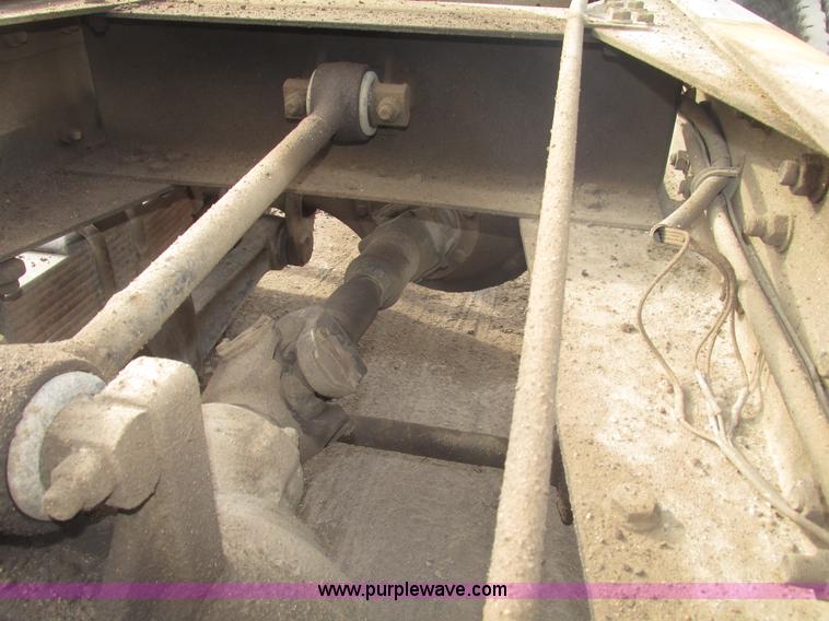 image for item G9800 1991 International 4900 dump truck