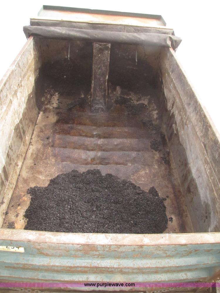 image for item G9800 1991 International 4900 dump truck