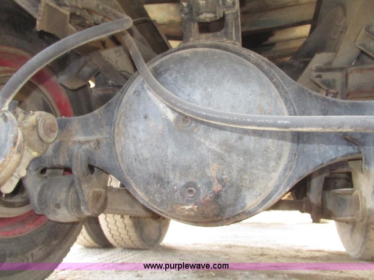 image for item G9800 1991 International 4900 dump truck