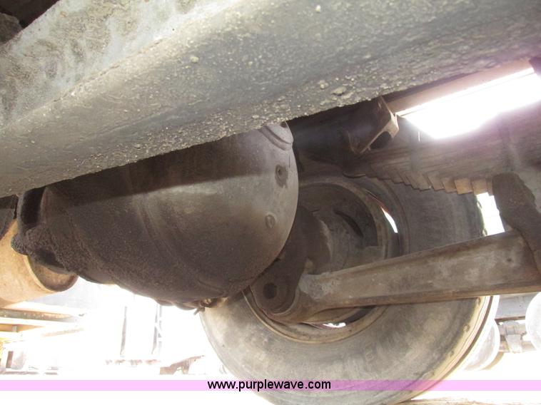 image for item G9800 1991 International 4900 dump truck