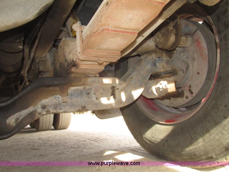 image for item G9800 1991 International 4900 dump truck