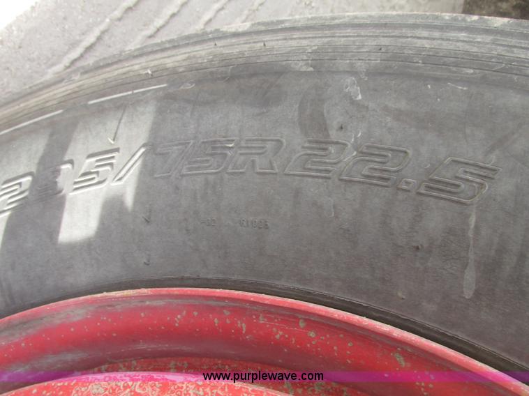 image for item G9800 1991 International 4900 dump truck