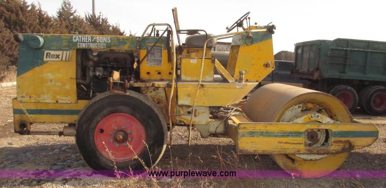 image for item G9801 Rex SP700 articulated smooth drum roller