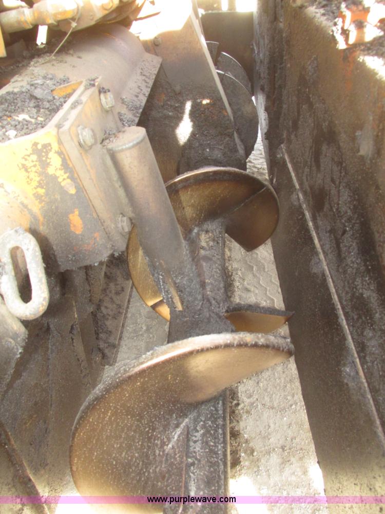 image for item G9802 2000 Blaw Knox PF4410 paver