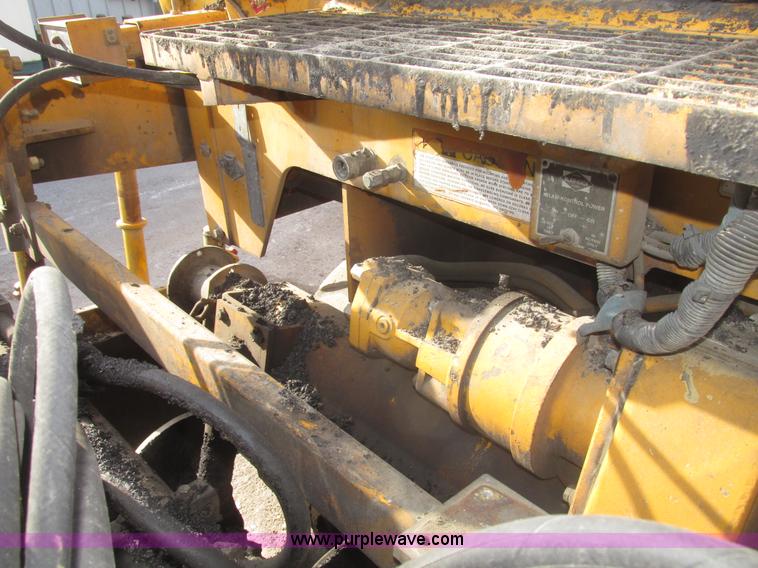 image for item G9802 2000 Blaw Knox PF4410 paver