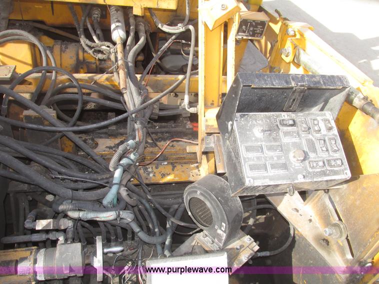 image for item G9802 2000 Blaw Knox PF4410 paver