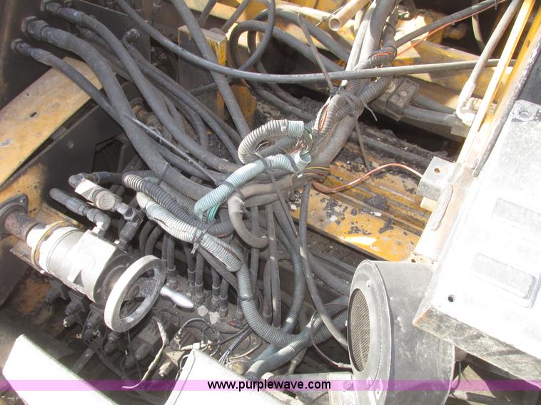 image for item G9802 2000 Blaw Knox PF4410 paver