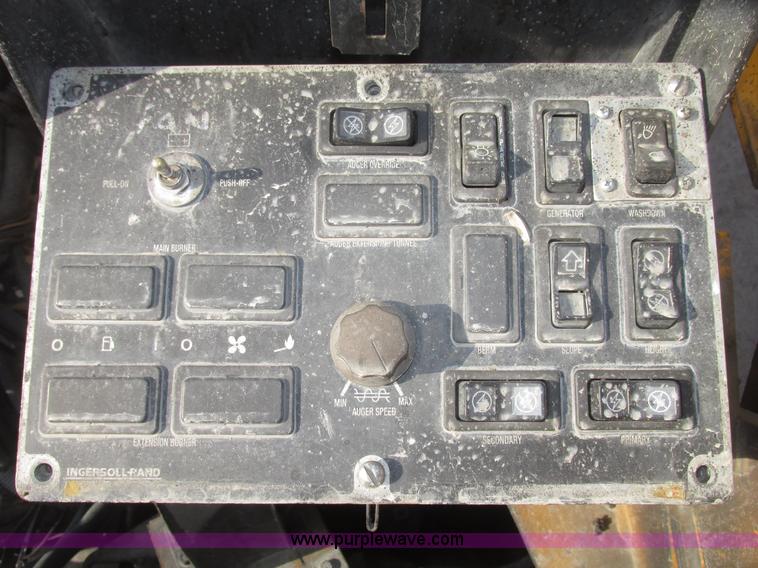 image for item G9802 2000 Blaw Knox PF4410 paver