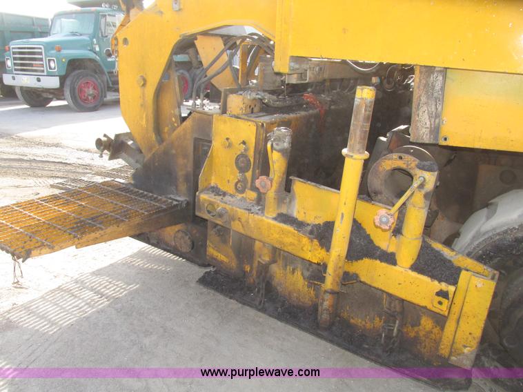 image for item G9802 2000 Blaw Knox PF4410 paver