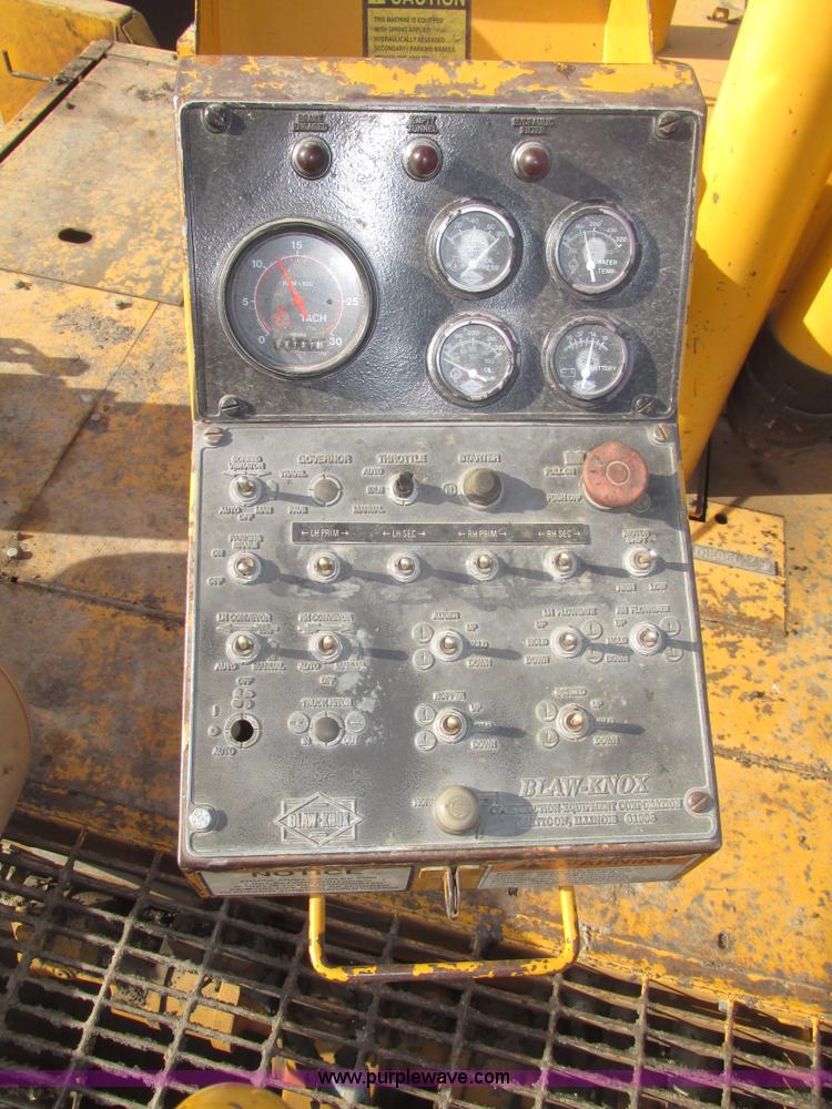 image for item G9802 2000 Blaw Knox PF4410 paver