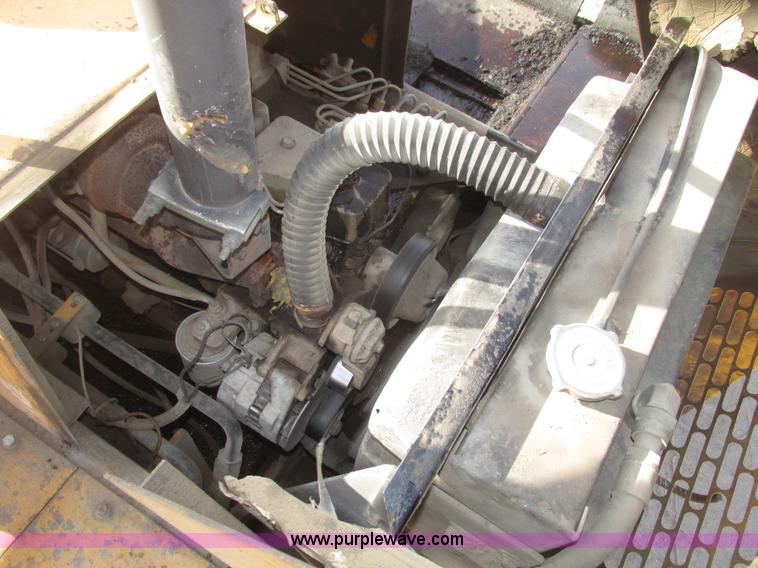 image for item G9802 2000 Blaw Knox PF4410 paver