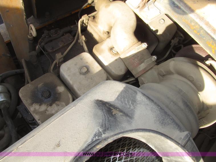 image for item G9802 2000 Blaw Knox PF4410 paver