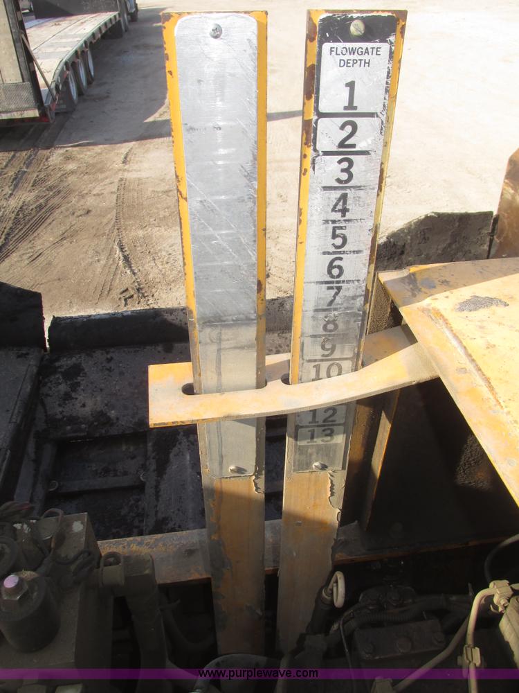 image for item G9802 2000 Blaw Knox PF4410 paver