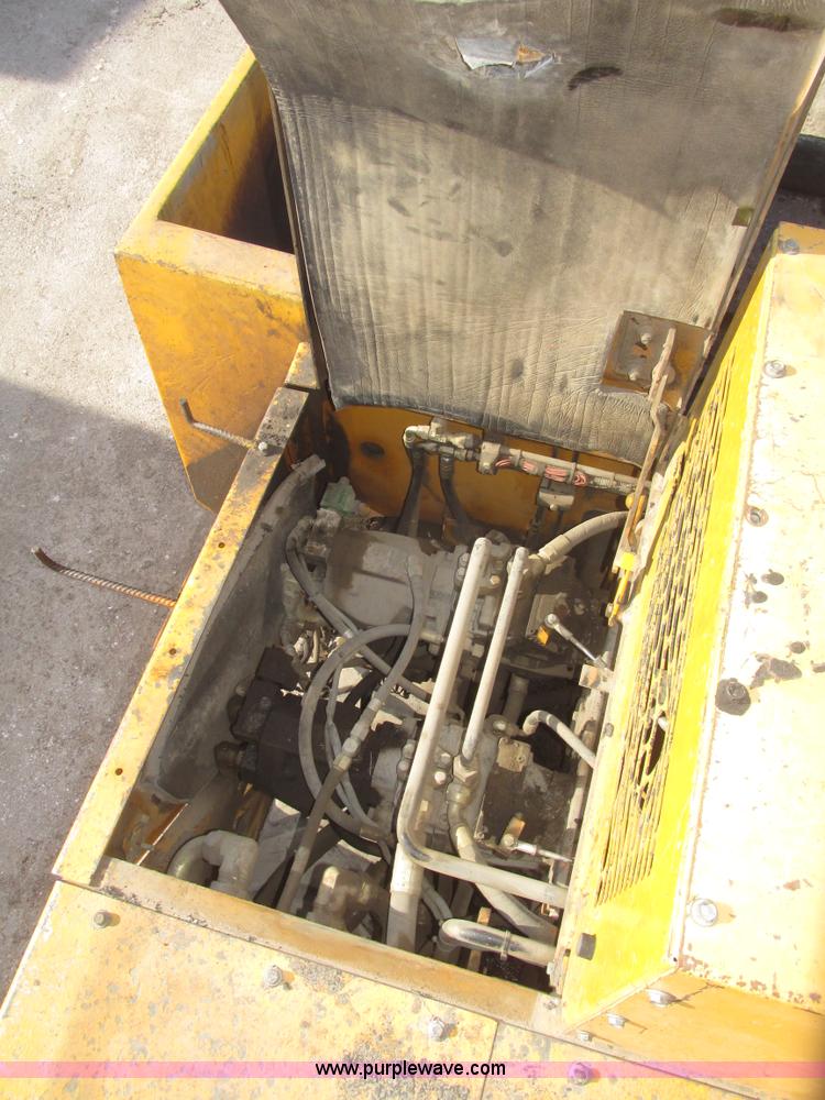 image for item G9802 2000 Blaw Knox PF4410 paver