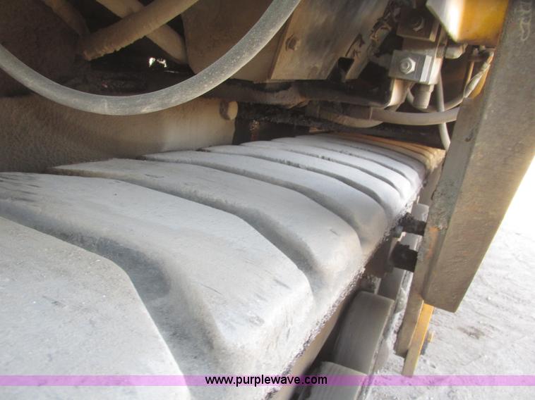 image for item G9802 2000 Blaw Knox PF4410 paver