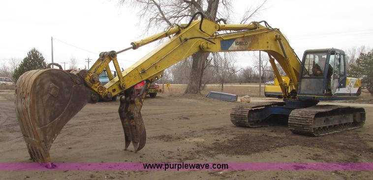 image for item G9803 1991 Kobelco SK200 Mark III excavator
