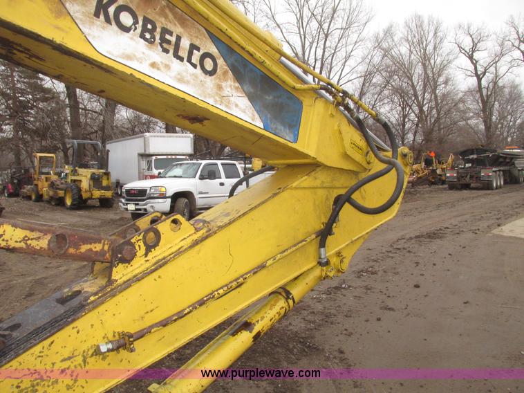 image for item G9803 1991 Kobelco SK200 Mark III excavator