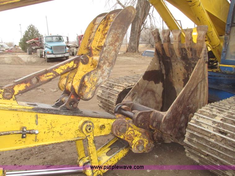 image for item G9803 1991 Kobelco SK200 Mark III excavator