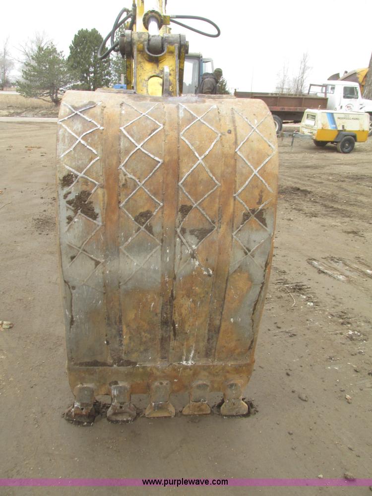 image for item G9803 1991 Kobelco SK200 Mark III excavator