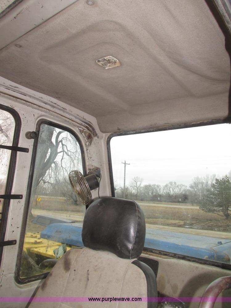 image for item G9803 1991 Kobelco SK200 Mark III excavator