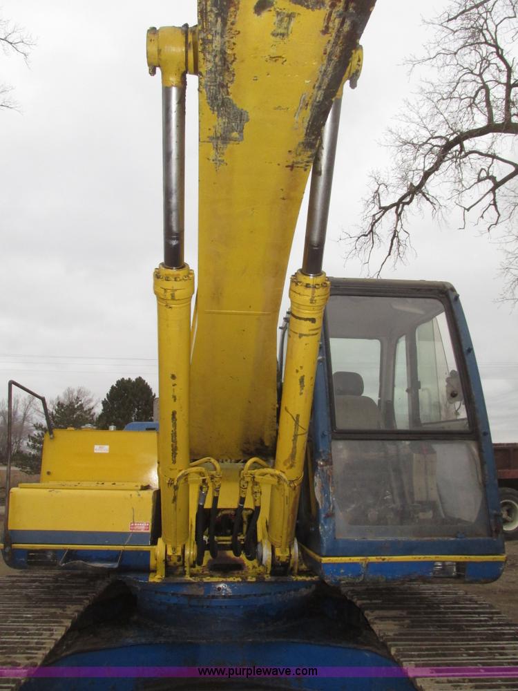 image for item G9803 1991 Kobelco SK200 Mark III excavator