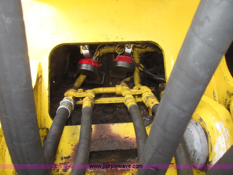 image for item G9803 1991 Kobelco SK200 Mark III excavator