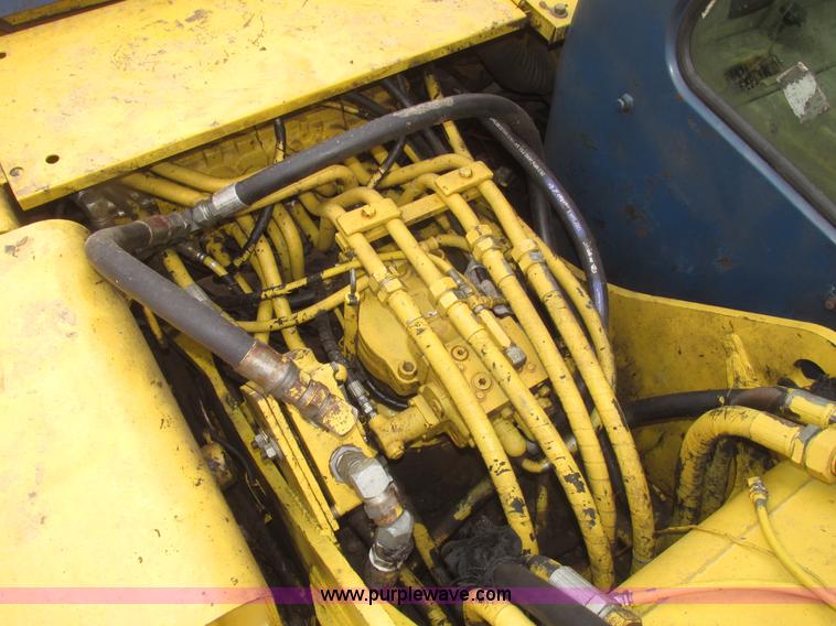 image for item G9803 1991 Kobelco SK200 Mark III excavator