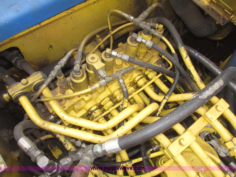 image for item G9803 1991 Kobelco SK200 Mark III excavator