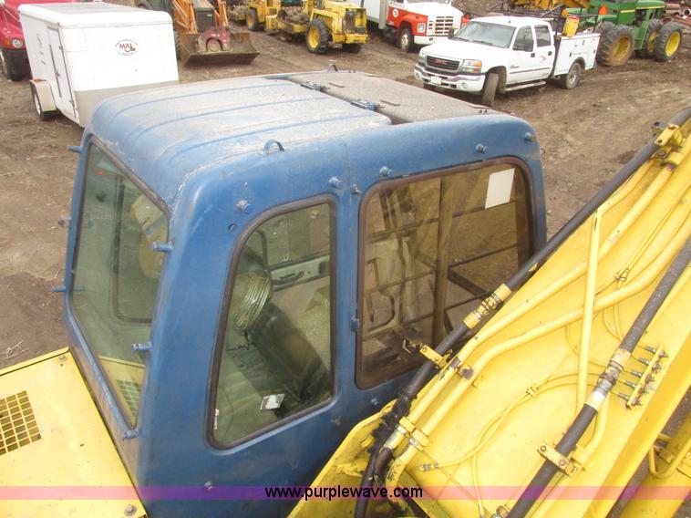 image for item G9803 1991 Kobelco SK200 Mark III excavator