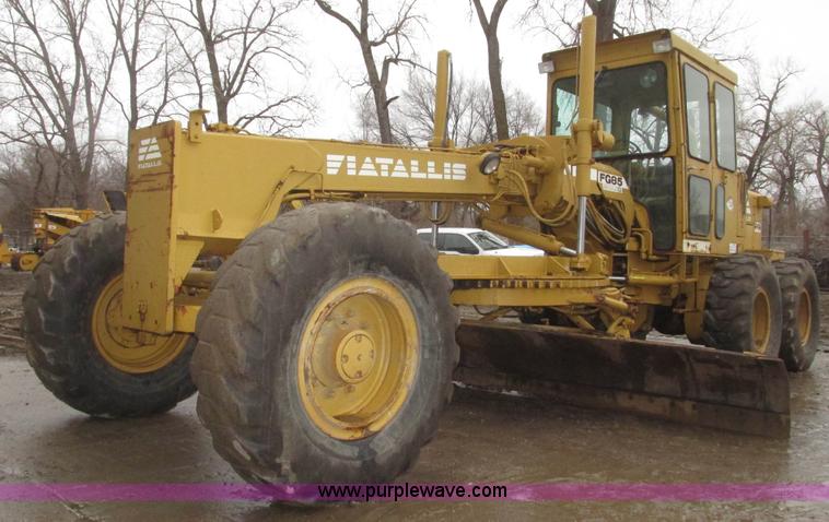 image for item G9804 1984 Fiat-Allis FG85 articulated motor grader