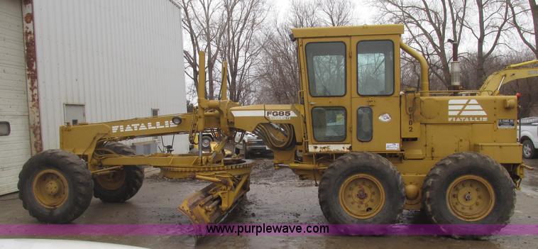 image for item G9804 1984 Fiat-Allis FG85 articulated motor grader