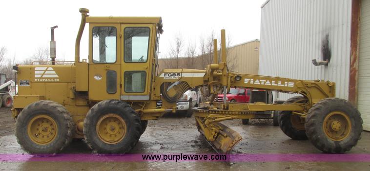 image for item G9804 1984 Fiat-Allis FG85 articulated motor grader
