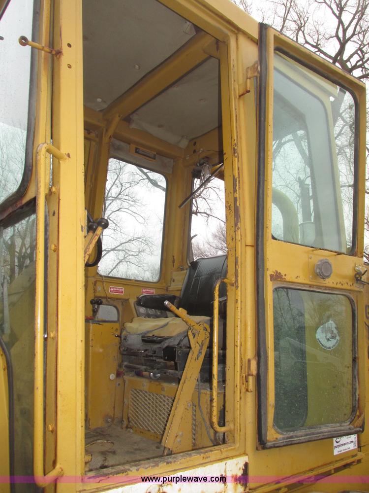 image for item G9804 1984 Fiat-Allis FG85 articulated motor grader