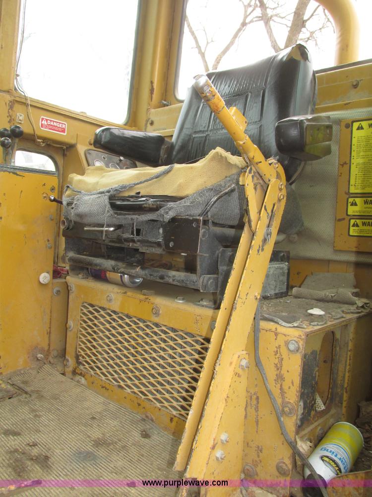 image for item G9804 1984 Fiat-Allis FG85 articulated motor grader