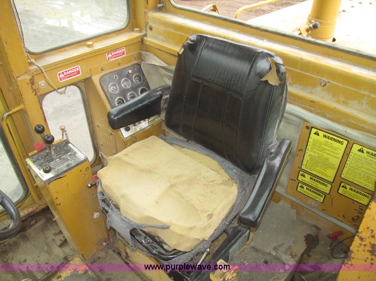 image for item G9804 1984 Fiat-Allis FG85 articulated motor grader