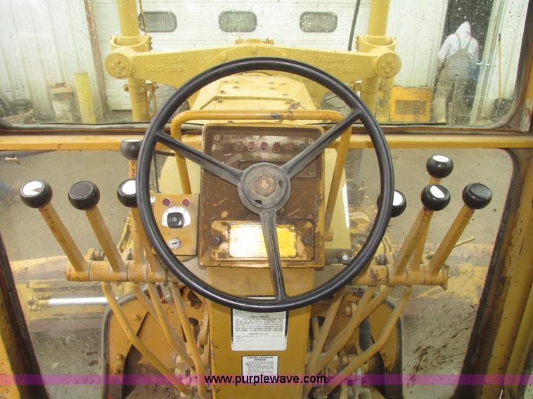 image for item G9804 1984 Fiat-Allis FG85 articulated motor grader
