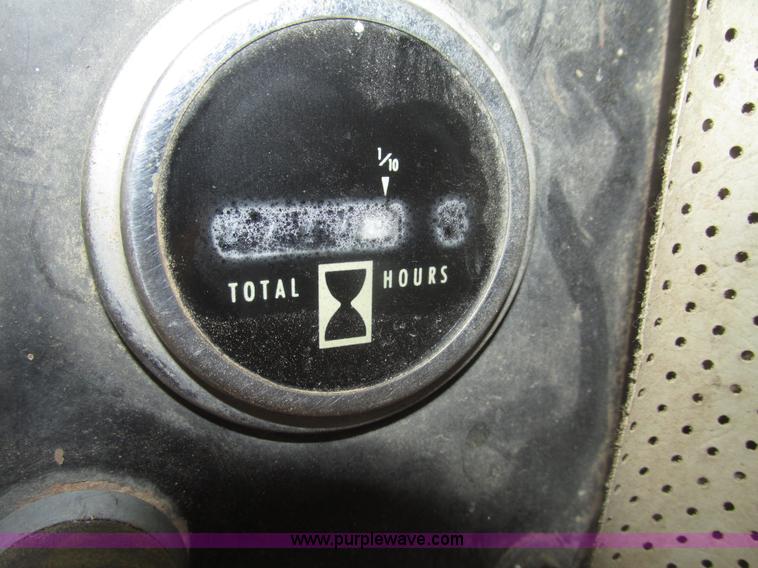 image for item G9804 1984 Fiat-Allis FG85 articulated motor grader