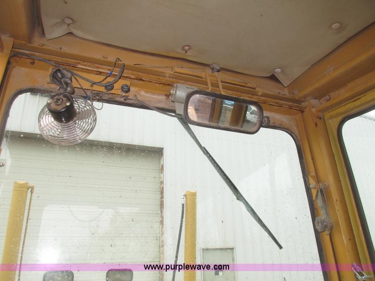 image for item G9804 1984 Fiat-Allis FG85 articulated motor grader