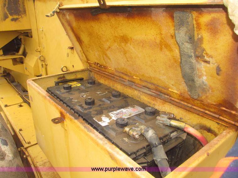 image for item G9804 1984 Fiat-Allis FG85 articulated motor grader