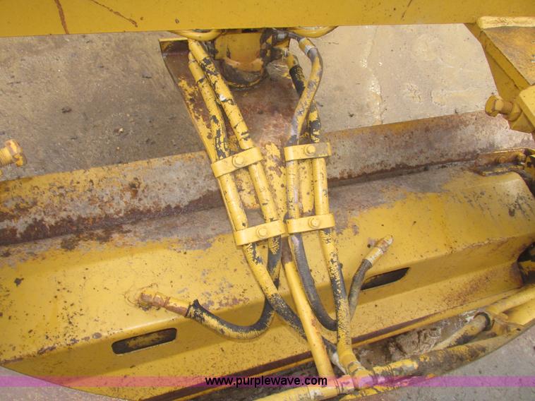 image for item G9804 1984 Fiat-Allis FG85 articulated motor grader