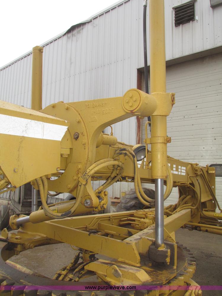 image for item G9804 1984 Fiat-Allis FG85 articulated motor grader