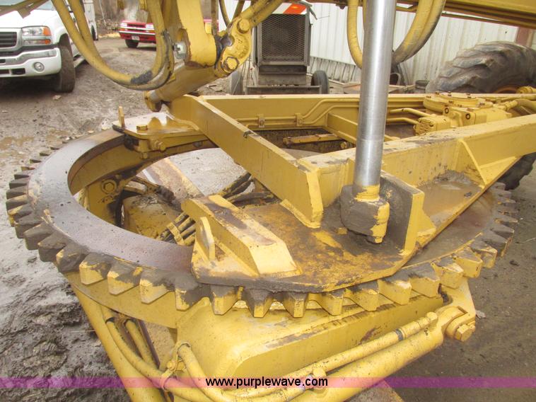 image for item G9804 1984 Fiat-Allis FG85 articulated motor grader