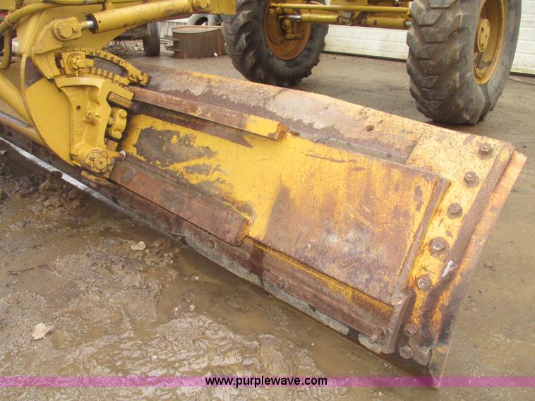 image for item G9804 1984 Fiat-Allis FG85 articulated motor grader